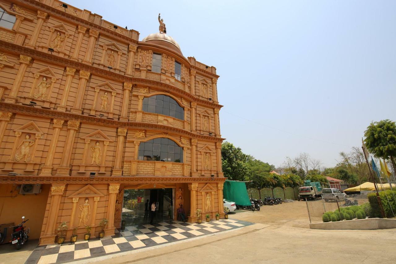 Oyo 38414 Rain Basera Resort Jabalpur Luaran gambar